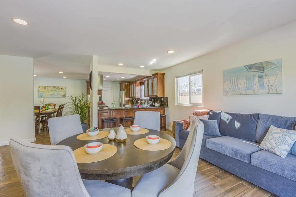 Oshkosh Luxurious Escape Daire Anaheim Dış mekan fotoğraf