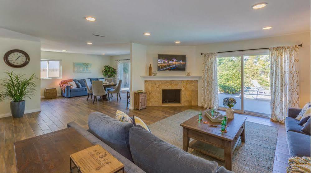 Oshkosh Luxurious Escape Daire Anaheim Dış mekan fotoğraf