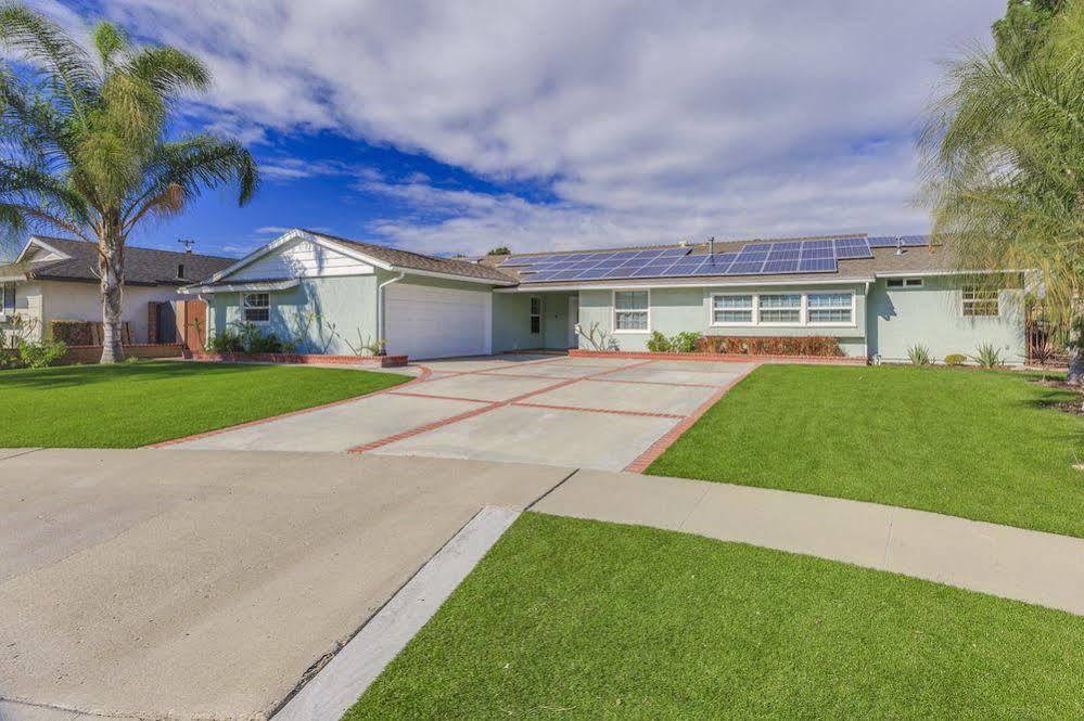 Oshkosh Luxurious Escape Daire Anaheim Dış mekan fotoğraf